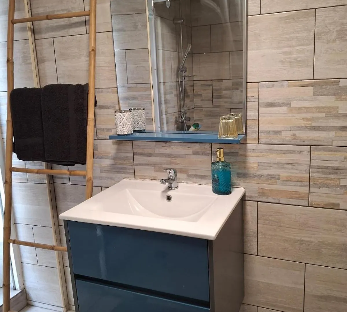 Lägenhet Appartements Renove A Neuf Au Rez De Chausse De Notre Maison Morlaix